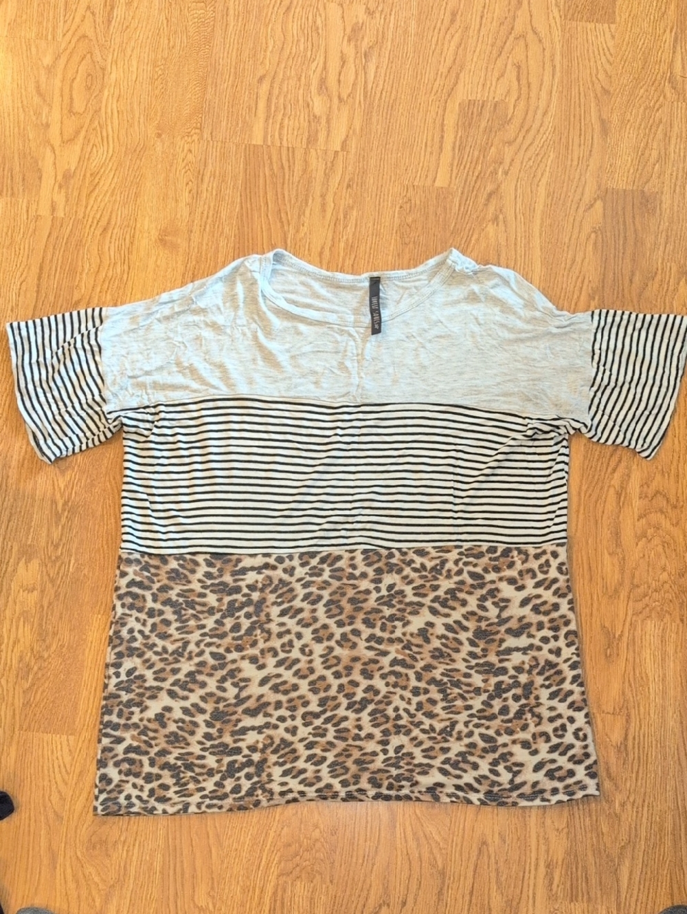 Colorblock Striped & Leopard Short Sleeve Tee - Gray, Black, Brown
